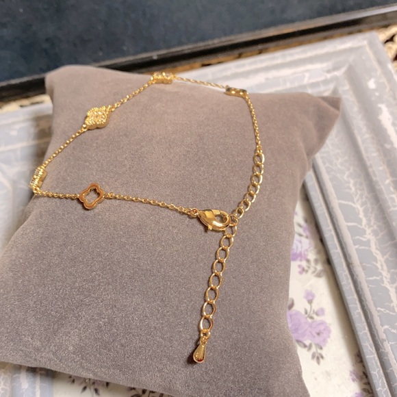 Clover Cubic Zirconia Gold Tone Bracelet. NWT - Picture 5 of 8